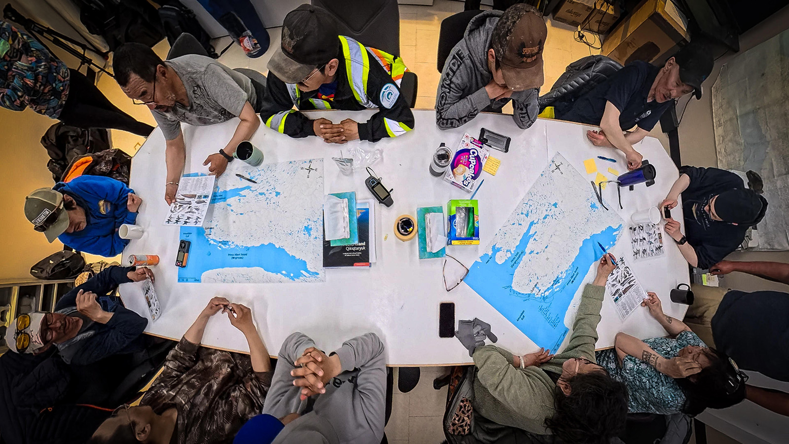 A mapping session in Ulukhaktok brought together knowledge holders and Elders to identify important ecological areas for future monitoring.